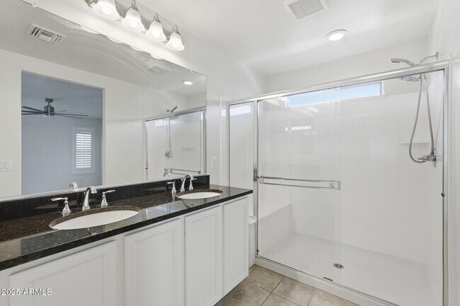 Building Photo - 1647 S 83rd Pl