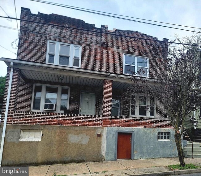 Primary Photo - 1450 E 6th St