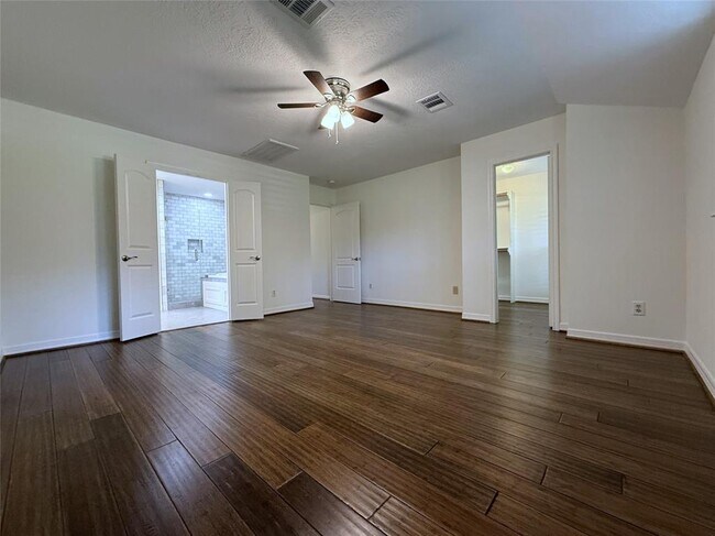 Building Photo - 5007 Shady Nook Ct