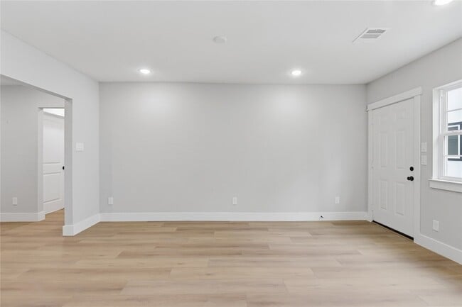 Building Photo - 4610 Providence St