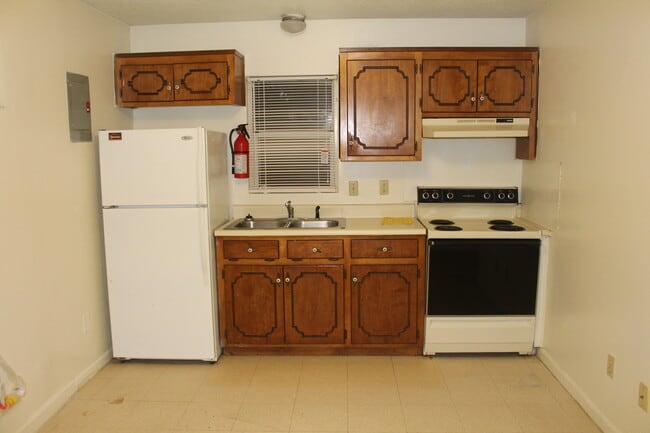 Building Photo - Adorable Studio Cottage in Central