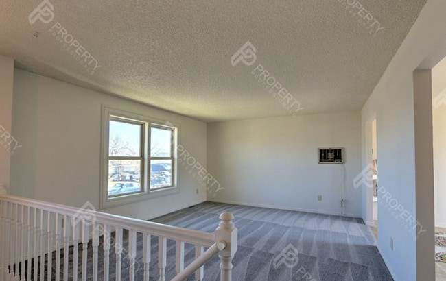 Building Photo - Single Family Home in Rifle for Rent