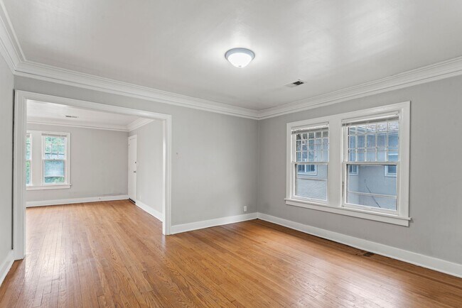 Building Photo - 5341 Holmes St