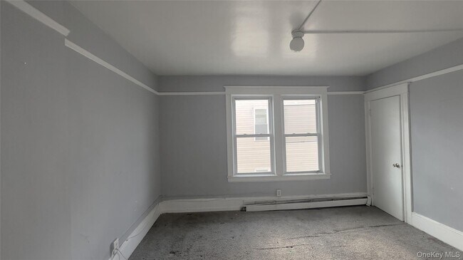 Building Photo - 211 Winnikee Ave