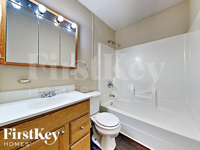 Building Photo - 3507 Susan Ln