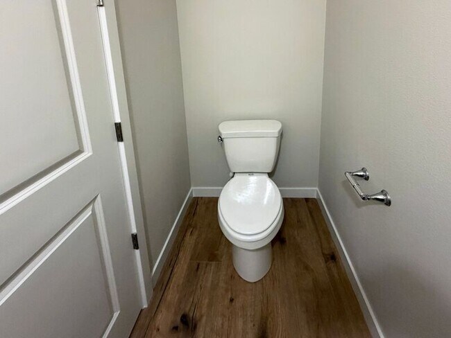 Building Photo - 2638 Waterlily Dr