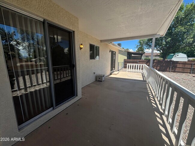 Building Photo - 1461 W Foy Dr
