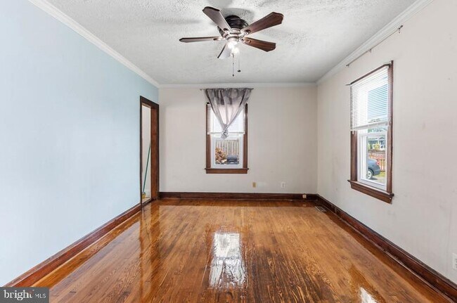 Building Photo - 7523 Webster Ln