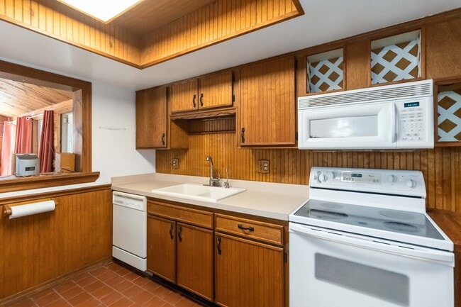 Building Photo - 9410 7th Ave