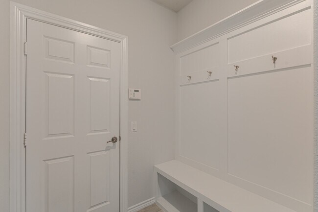 Building Photo - 59 Pioneer Canyon Pl