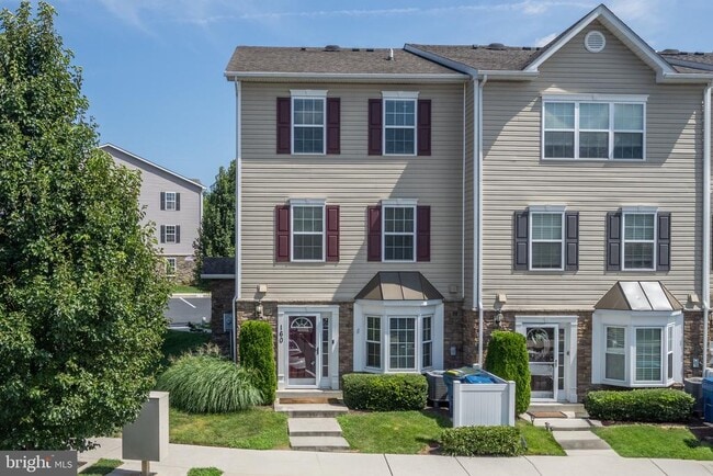 Building Photo - 1821 Cassandra Dr