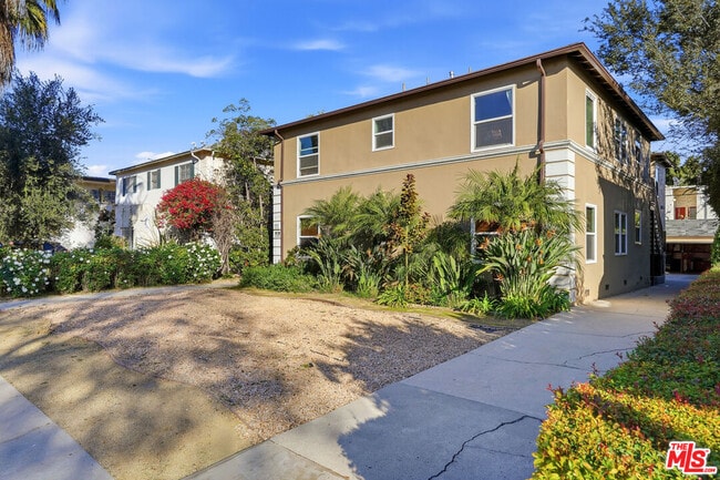 Building Photo - 1440 S Sherbourne Dr