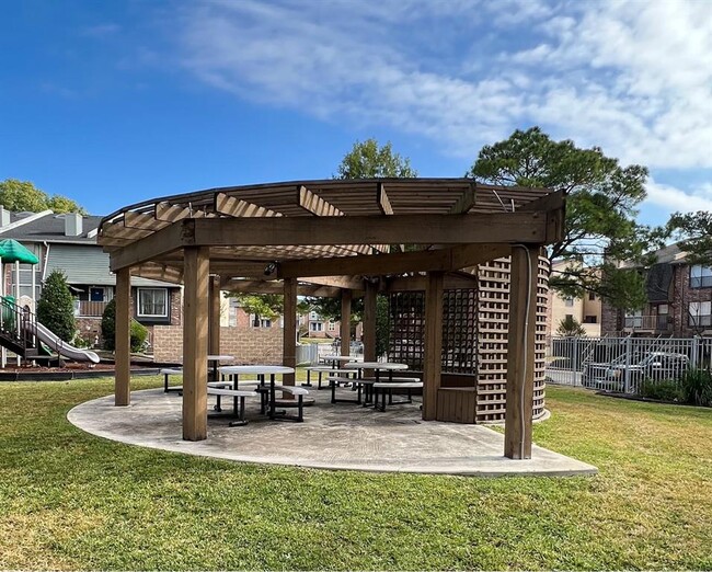 Building Photo - 2018 Place Rebecca Ln