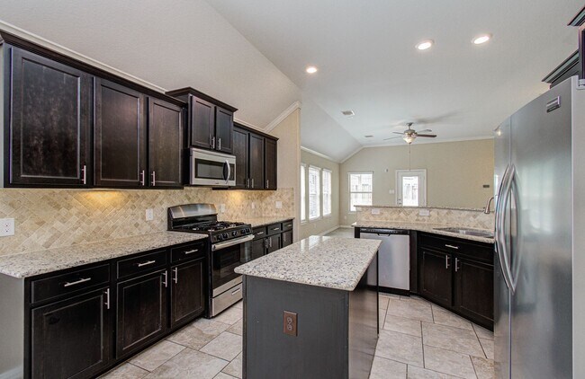 Building Photo - Spacious 4 Bed, 2 Bath Home Zoned to Tomball ISD