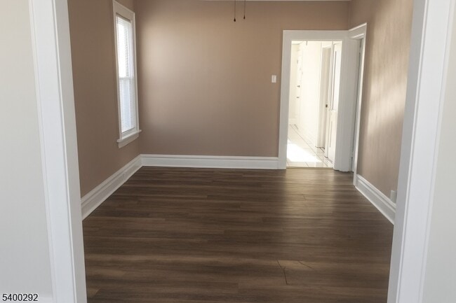 Building Photo - 71 Crystal St