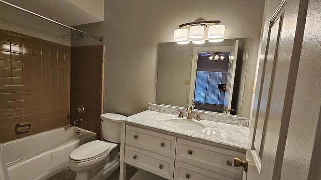 Building Photo - 8486 Hunters Forest Cove