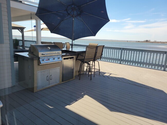 Building Photo - 8601 Fulton Ave