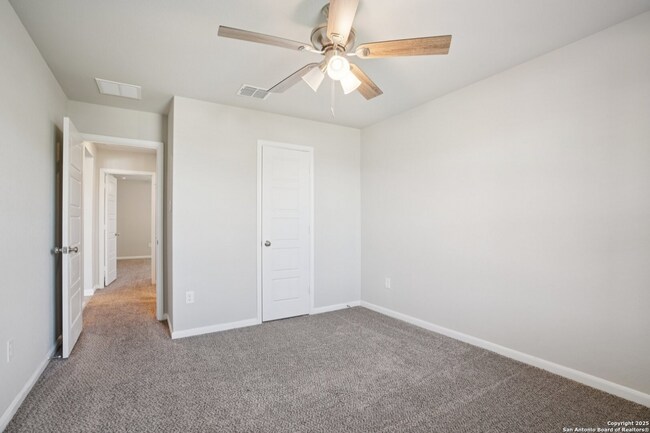 Building Photo - 7019 Vista Lp