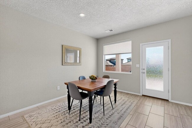 Building Photo - 832 Amatista Lp SE