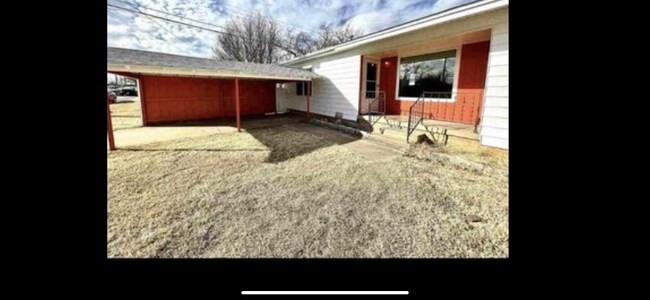 Primary Photo - 1001 4th Pl