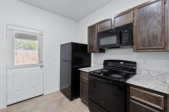 Building Photo - PM1-HH1803 Emma Naylor Ct