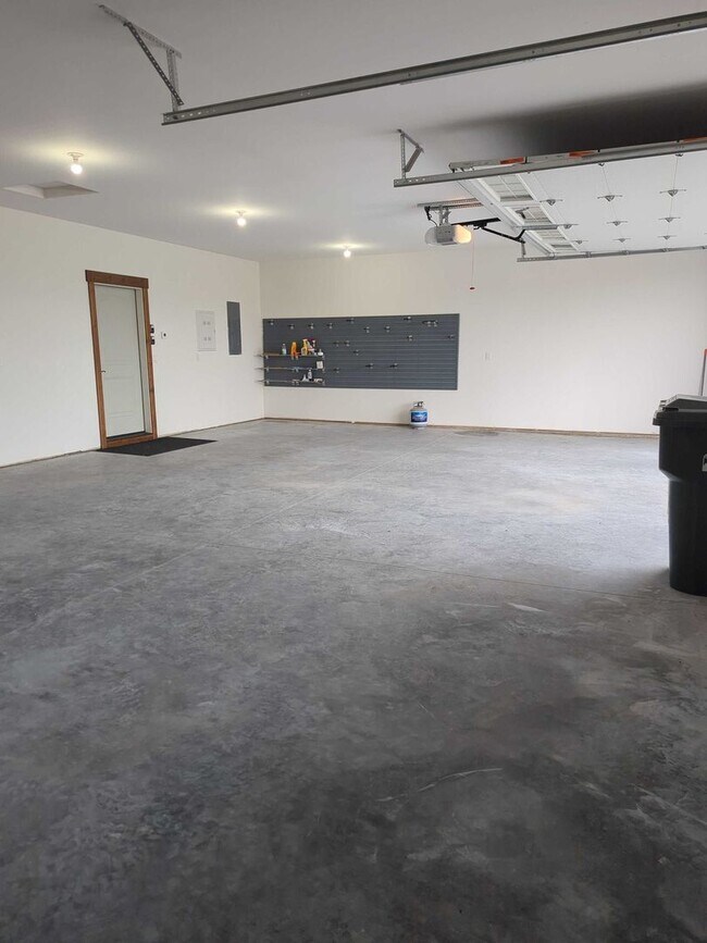 Building Photo - 247 Northland Dr