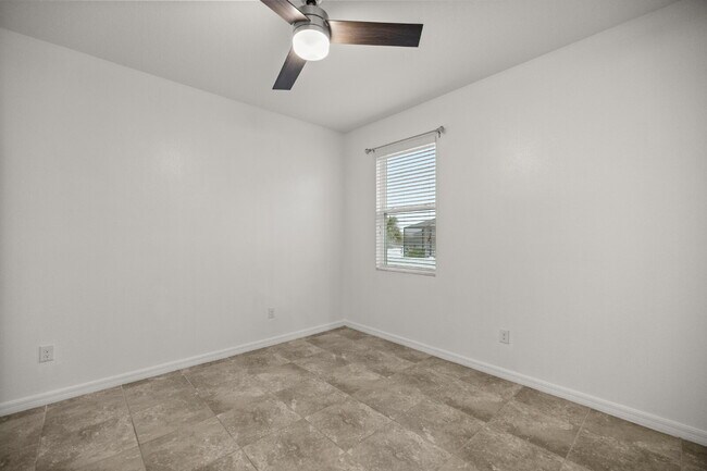 Building Photo - Spacious 4 Bedroom Home with Private Mother-in-Law Suite – Pet Friendly & Move-In Ready!