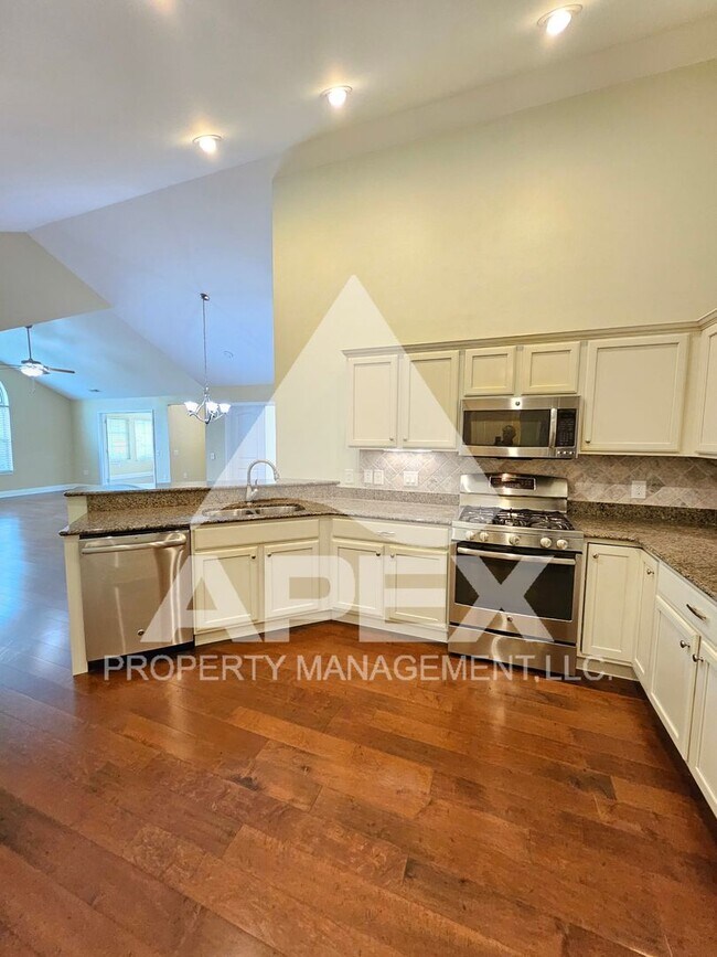 Building Photo - Gorgeous 4 Bd/3 Ba Luxury Condo in the Cot...