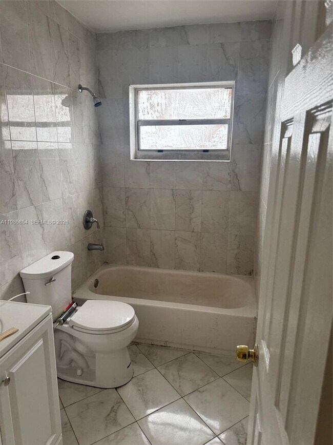 Building Photo - 571 NW 113th St