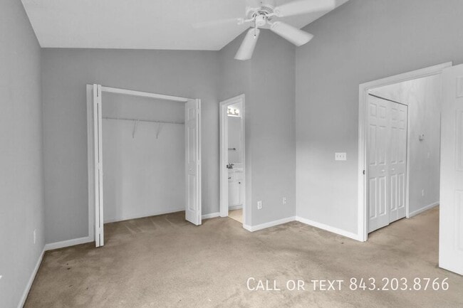 Building Photo - 8100 Shadow Oak Dr