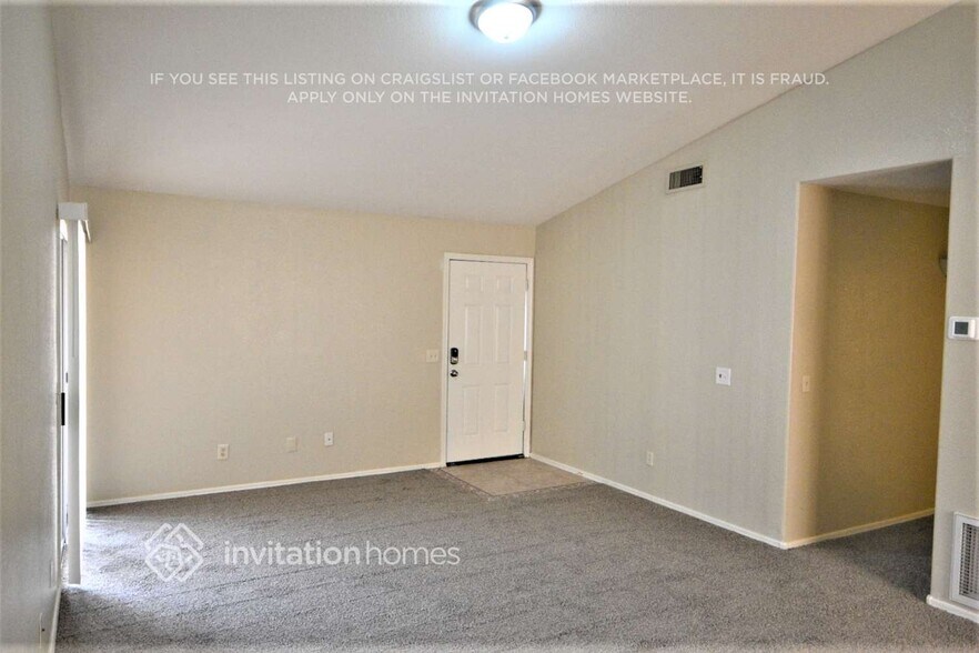 Building Photo - 7934 W Laurel Ln