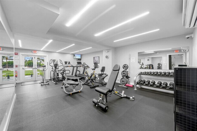 Building Photo - 1620 N Ocean Blvd