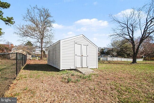 Building Photo - 2113 Matthew Ln