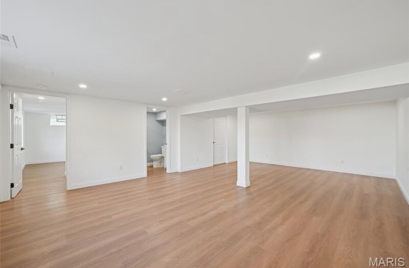 Building Photo - 7625 General Sheridan Ln