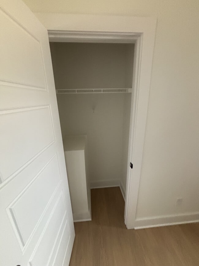 Building Photo - 921 Alberta Dr