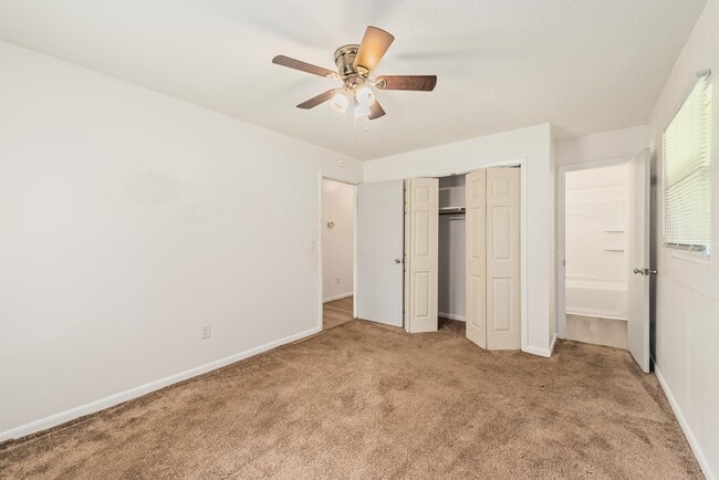 Building Photo - 302 Antler Dr