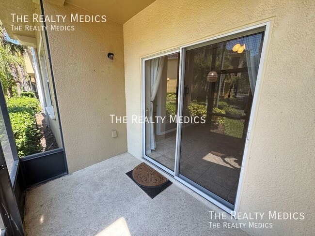 Building Photo - 2854 Oakwater Dr