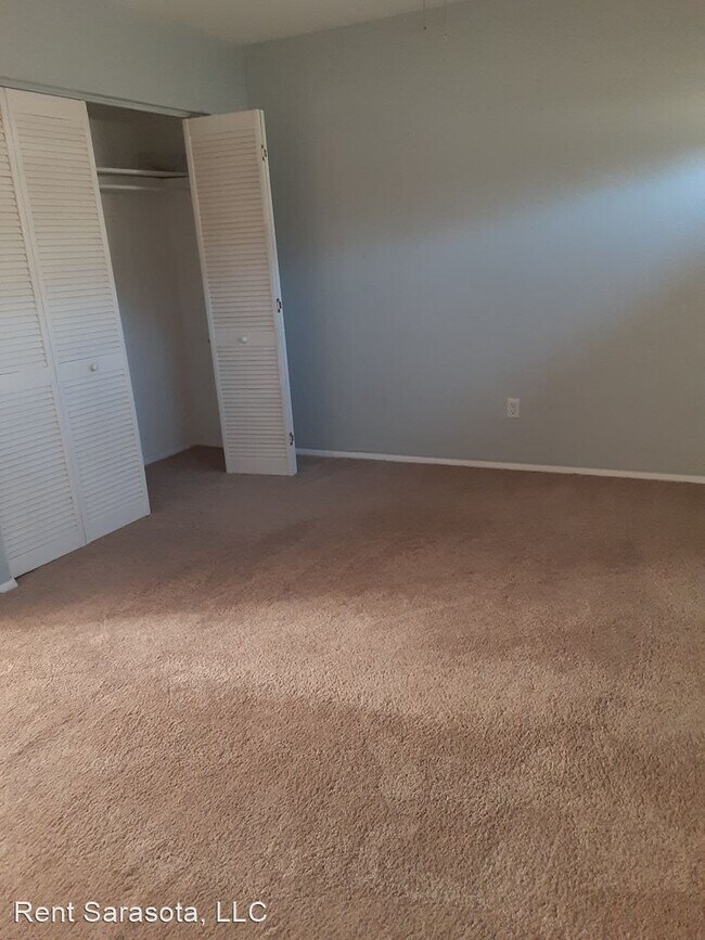 Building Photo - 3 br, 2.5 bath House - 4477 Sandner Dr.