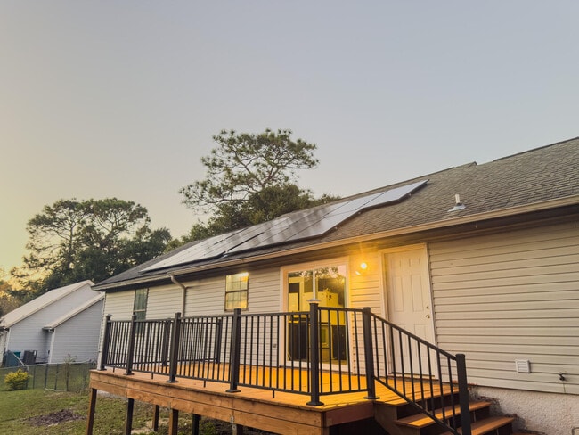 Building Photo - 209 Pinoak Ct W