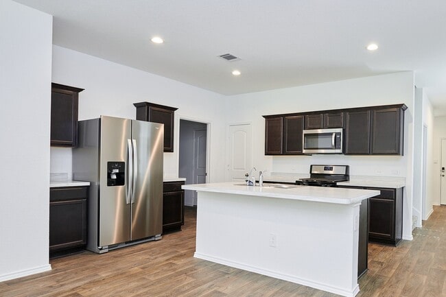 Building Photo - 16877 Short Pnes Dr