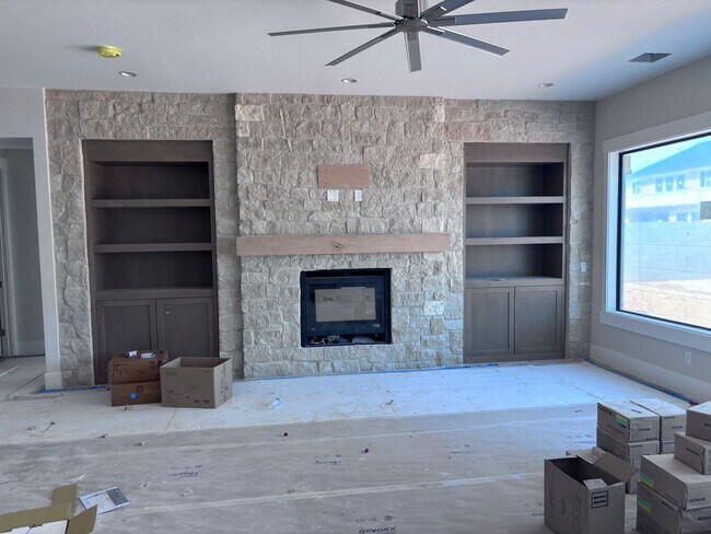 Building Photo - 338 Climber Wharf Ln