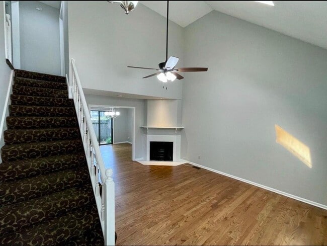 Building Photo - 10235 W 86th Ter