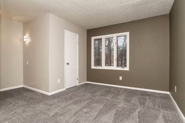 Building Photo - 14 Britten Cir