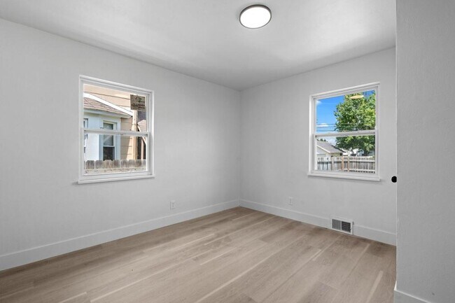 Building Photo - 1210 Arbor Ave