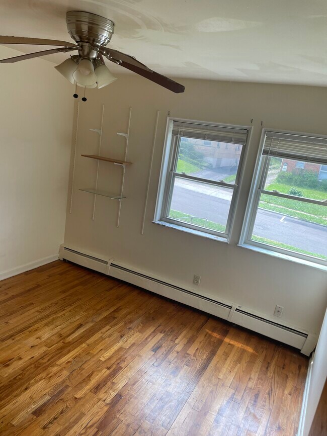 Bedroom 2 - 2660 Vera Ave