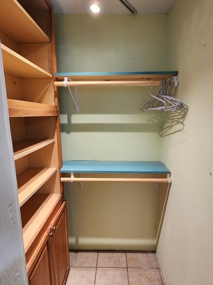 Building Photo - 1308 E Washington Ave