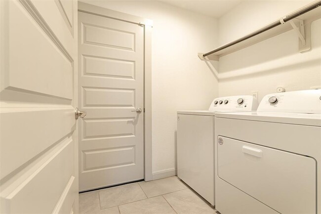 Building Photo - 28934 Yachting Pt Ct