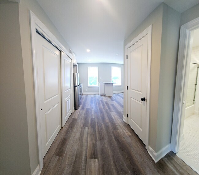 Building Photo - 4630 Umbria St