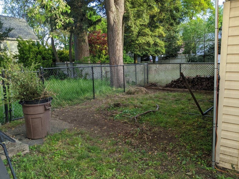 Private backyard - 55 Donaldson Ave