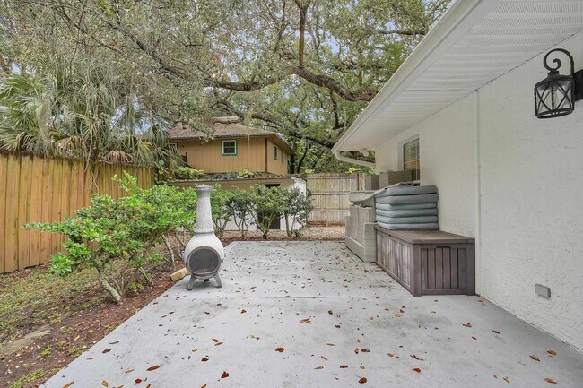 Building Photo - 308 A St